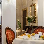 Sant'agostin Gasthuis 4*